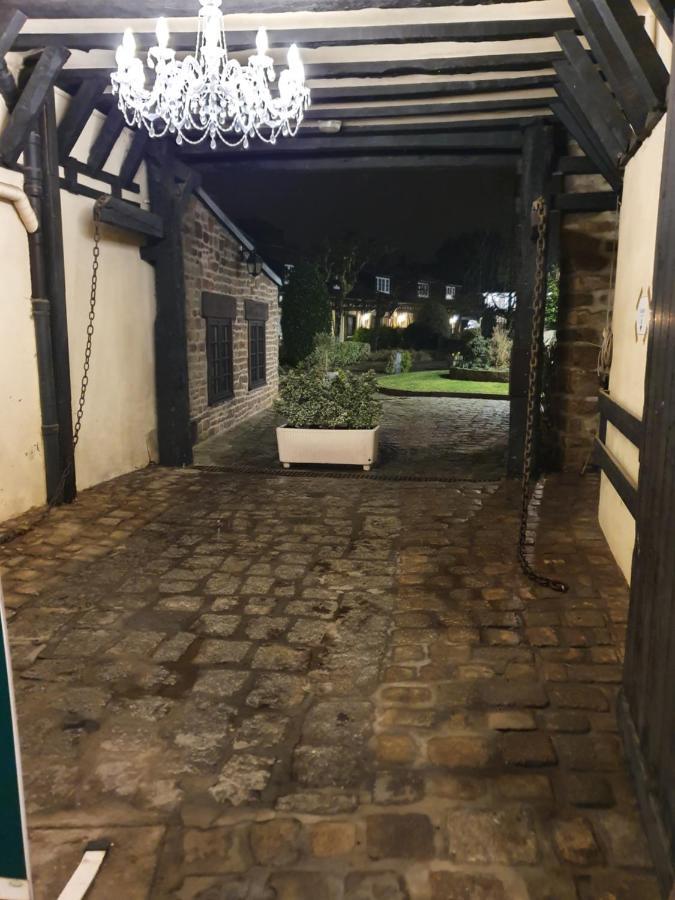 ホテル オテル ド ラ クロワ ドール アブランシュ エクステリア 写真
